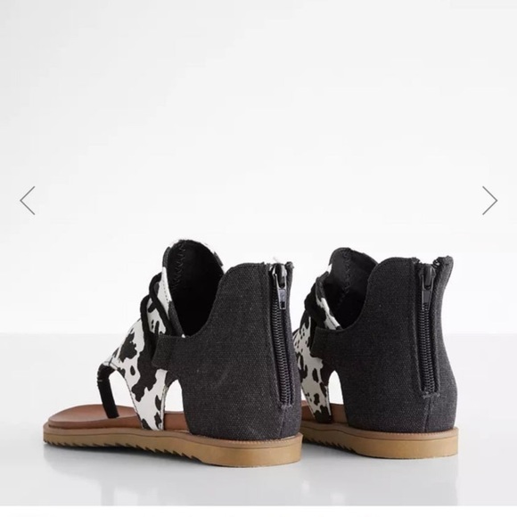 Angelika Hooded Cow Print Sandals Canvas from Very G. Size women’s 9. - Picture 2 of 7